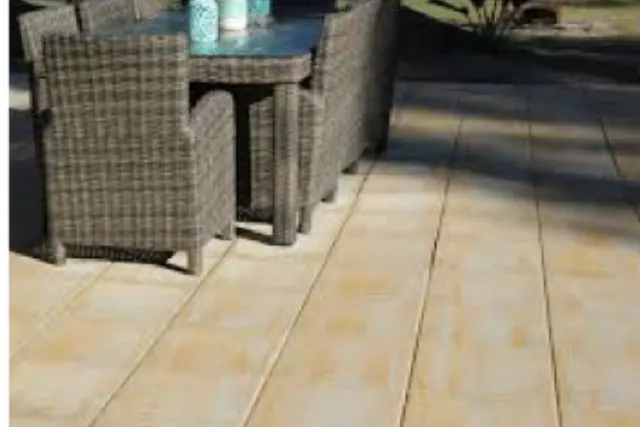 Patchy, faded and yellowing sealer